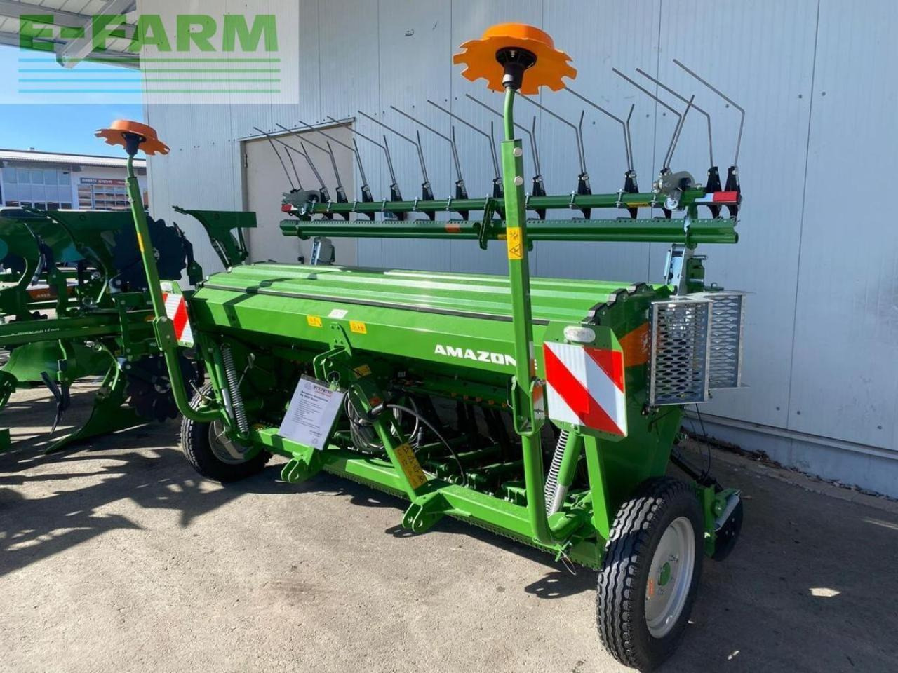 Amazone d9 3000 super - Szemenkénti vetőgép: 4 kép. Amazone d9 3000 super - Szemenkénti vetőgép: 4 kép.