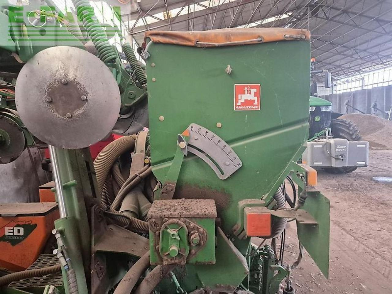 Amazone id 602-k - Szemenkénti vetőgép: 5 kép. Amazone id 602-k - Szemenkénti vetőgép: 5 kép.