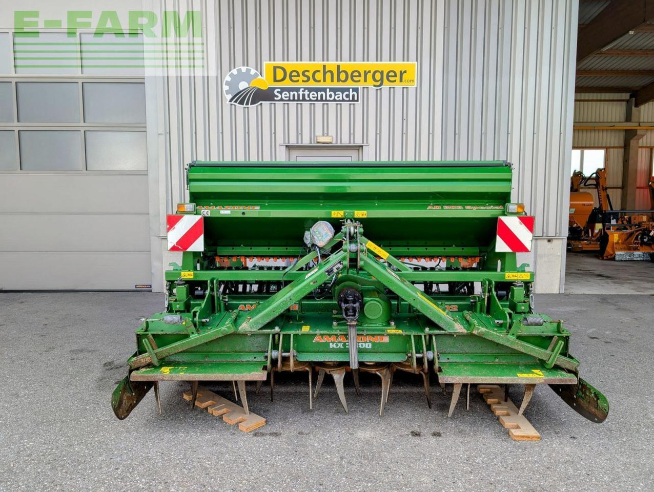 Amazone kx 3000 + ad 303 special - Kombinált vetőgép: 2 kép. Amazone kx 3000 + ad 303 special - Kombinált vetőgép: 2 kép.