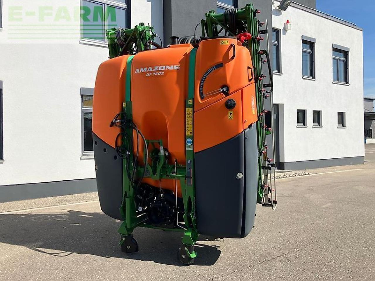 Amazone uf 1302 - Vontatott permetezők: 1 kép. Amazone uf 1302 - Vontatott permetezők: 1 kép.
