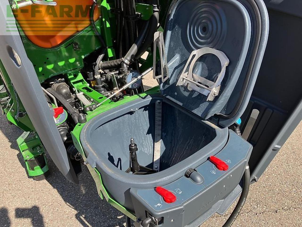 Amazone uf 1302 - Vontatott permetezők: 4 kép. Amazone uf 1302 - Vontatott permetezők: 4 kép.