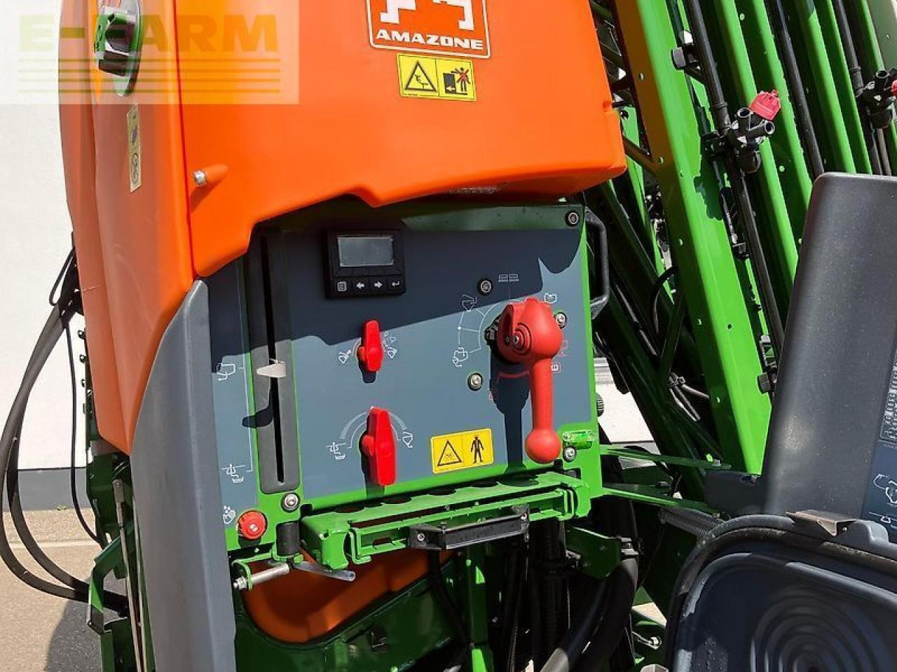 Amazone uf 1302 - Vontatott permetezők: 5 kép. Amazone uf 1302 - Vontatott permetezők: 5 kép.