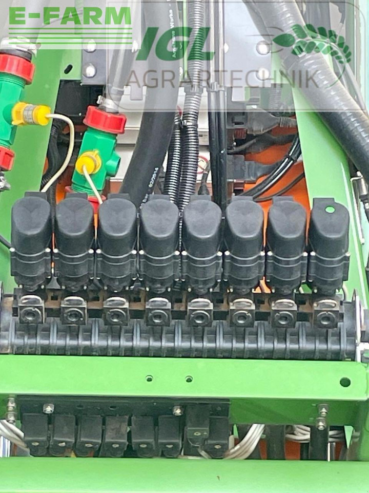 Amazone uf 1801 - Függesztett permetező: 4 kép. Amazone uf 1801 - Függesztett permetező: 4 kép.