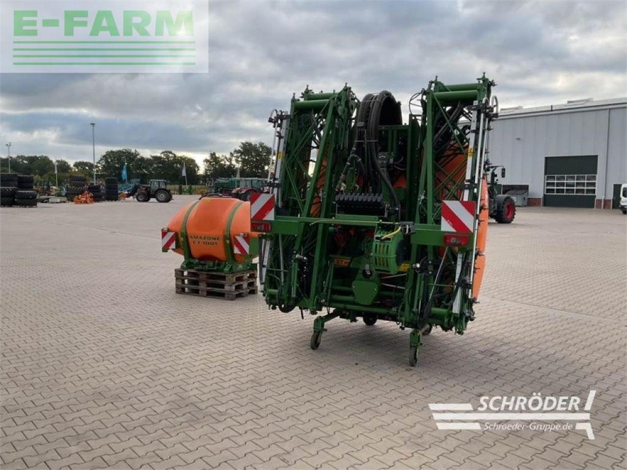 Amazone uf 1801 / ft 1001 - Vontatott permetezők: 2 kép. Amazone uf 1801 / ft 1001 - Vontatott permetezők: 2 kép.