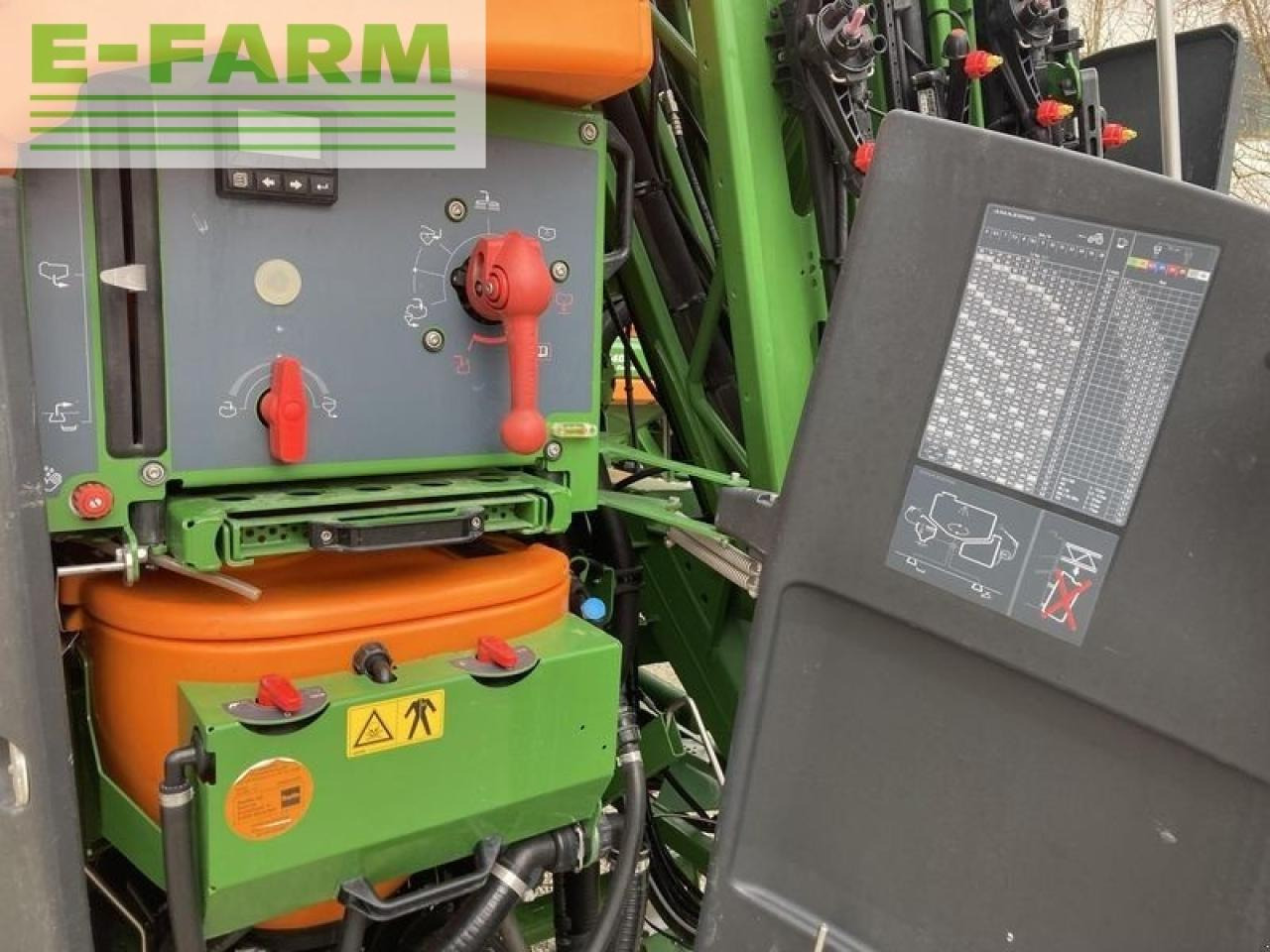 Amazone uf 2002, 25 cm düsenabstand - Függesztett permetező: 4 kép. Amazone uf 2002, 25 cm düsenabstand - Függesztett permetező: 4 kép.