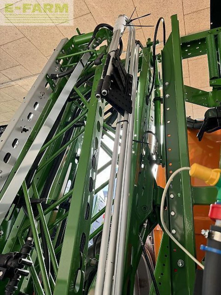 Amazone ug 3000 super - Vontatott permetezők: 5 kép. Amazone ug 3000 super - Vontatott permetezők: 5 kép.