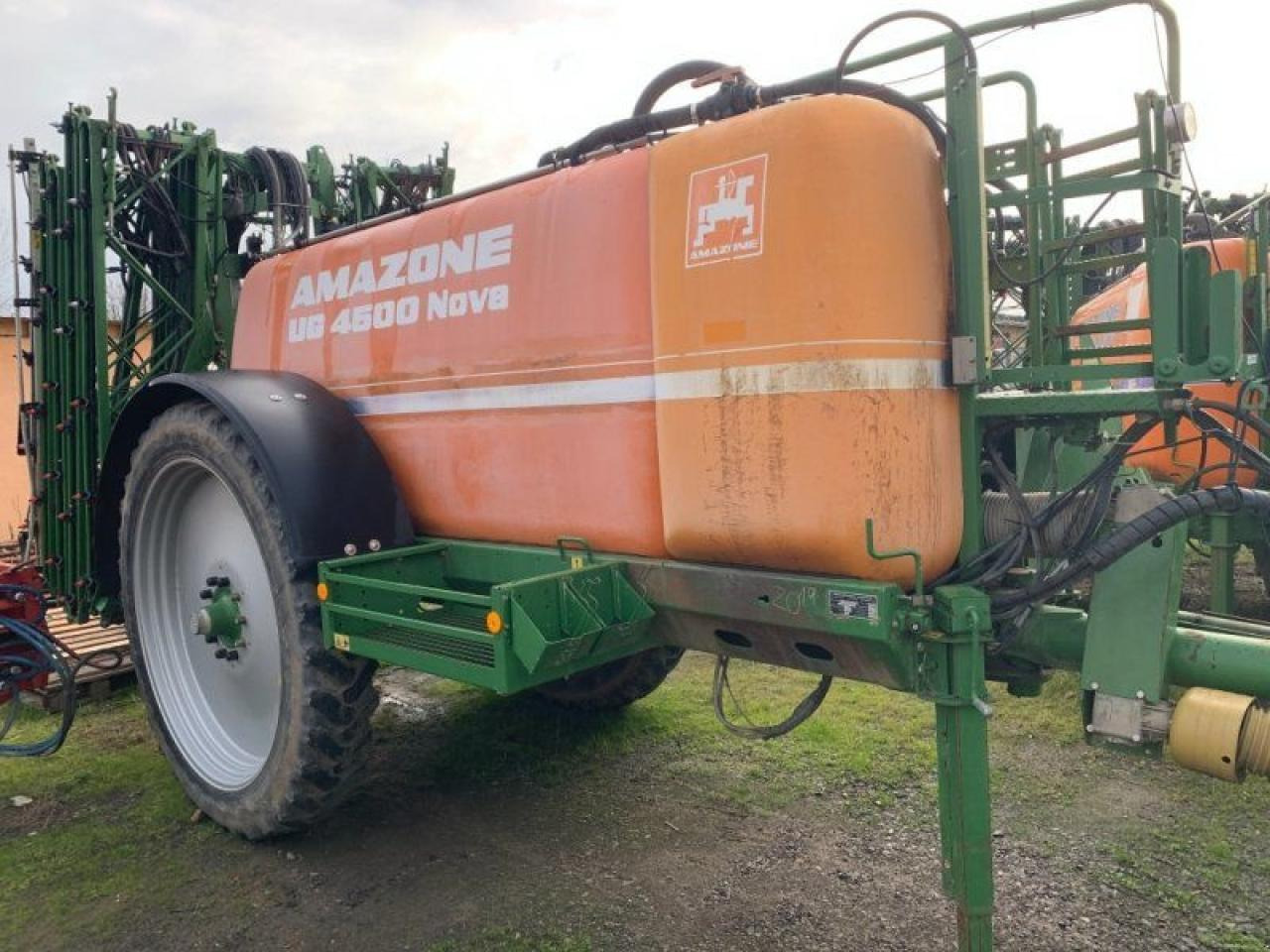 Amazone ug 4500 nova - Vontatott permetezők: 4 kép. Amazone ug 4500 nova - Vontatott permetezők: 4 kép.