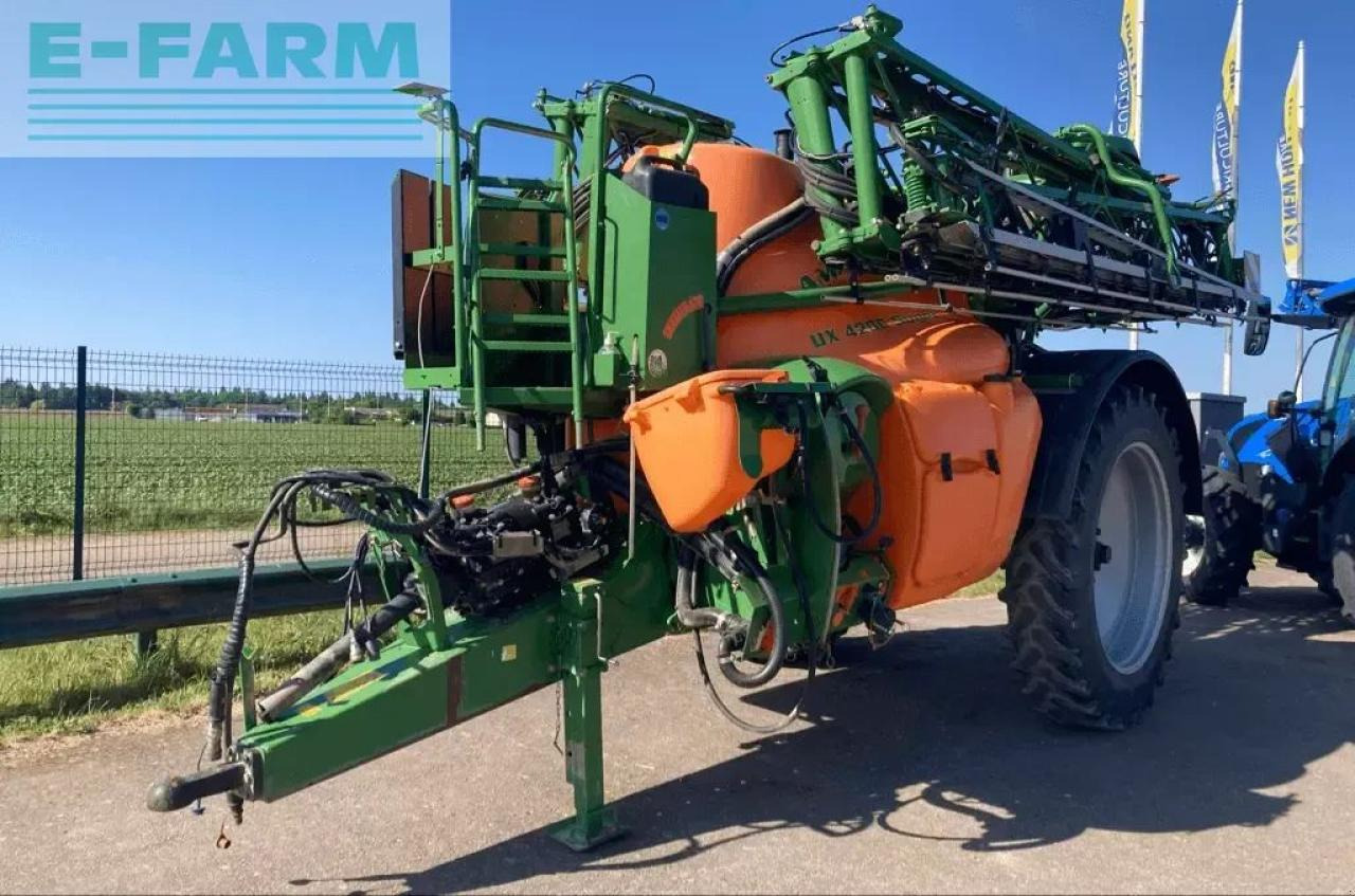 Amazone ux 4200 - Vontatott permetezők: 1 kép. Amazone ux 4200 - Vontatott permetezők: 1 kép.