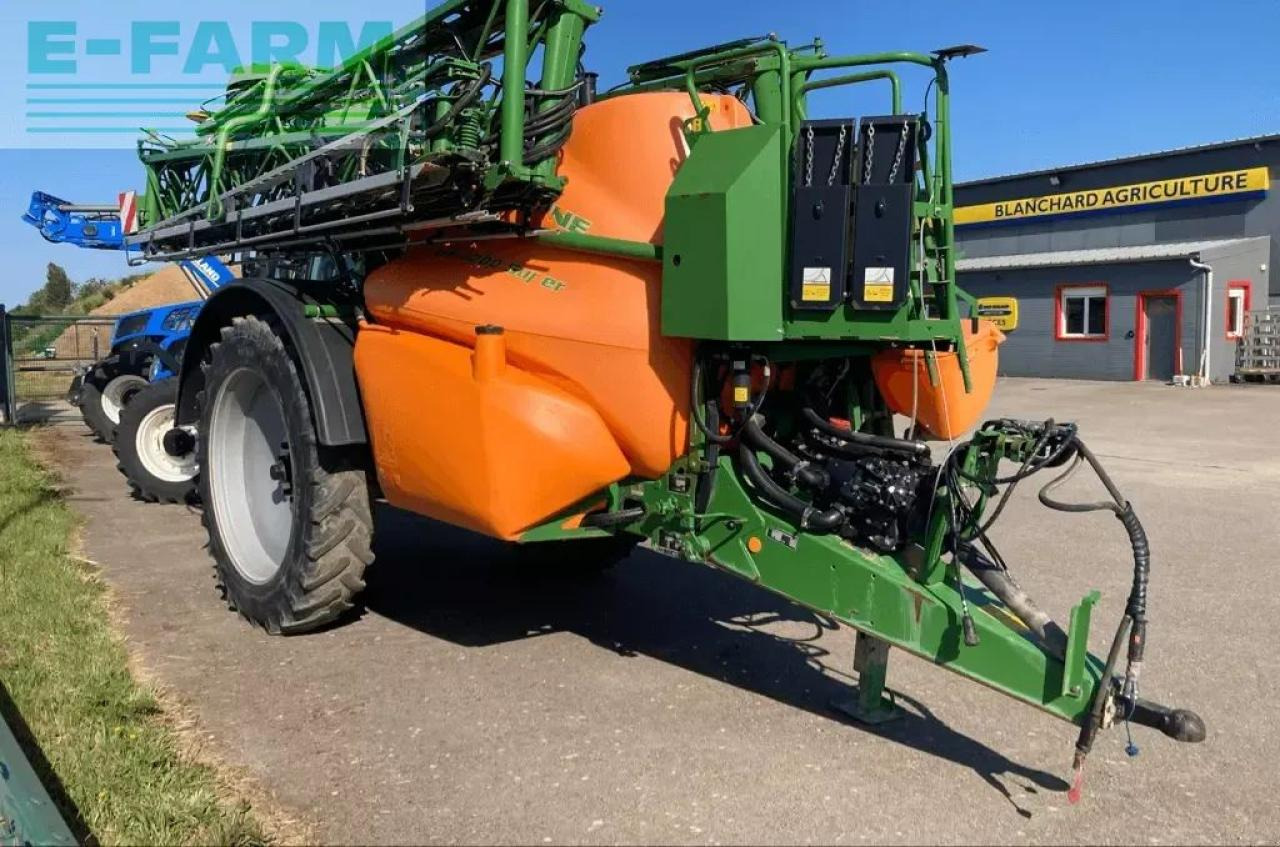 Amazone ux 4200 - Vontatott permetezők: 2 kép. Amazone ux 4200 - Vontatott permetezők: 2 kép.