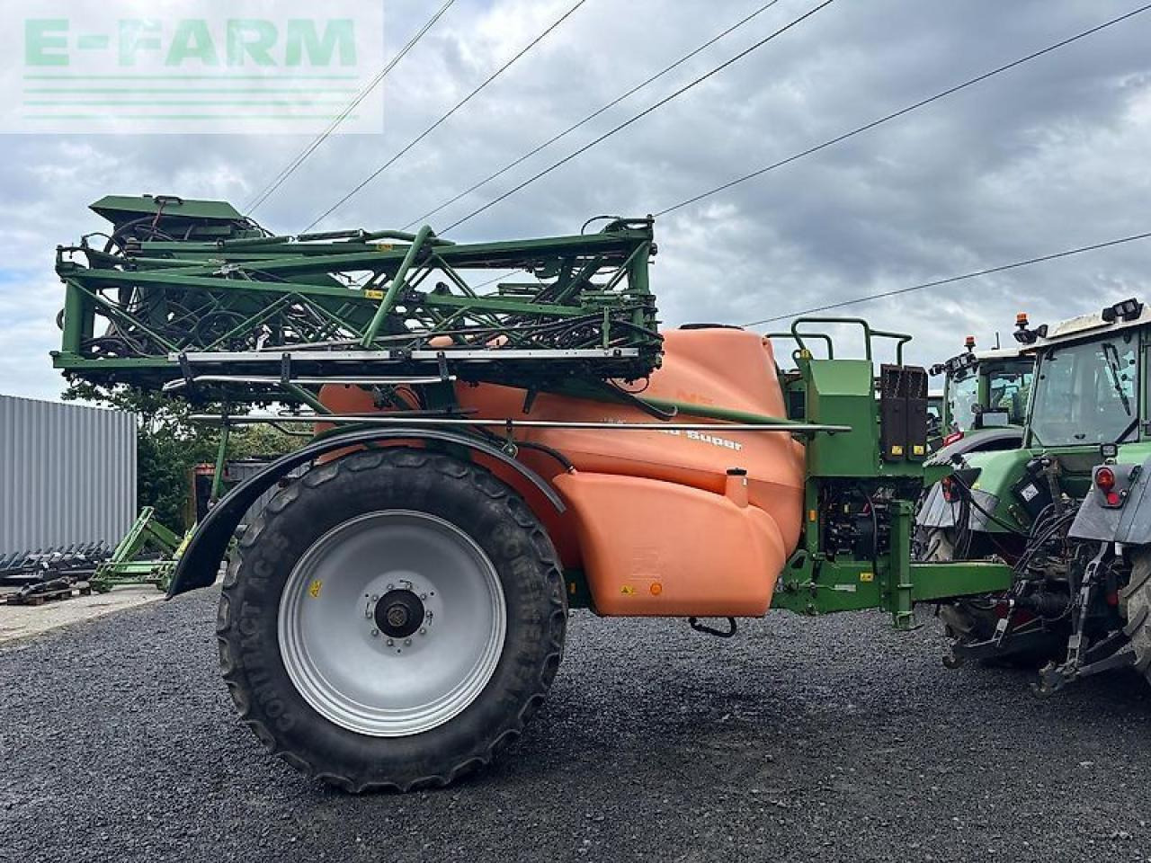 Amazone ux 4200 super - Vontatott permetezők: 1 kép. Amazone ux 4200 super - Vontatott permetezők: 1 kép.
