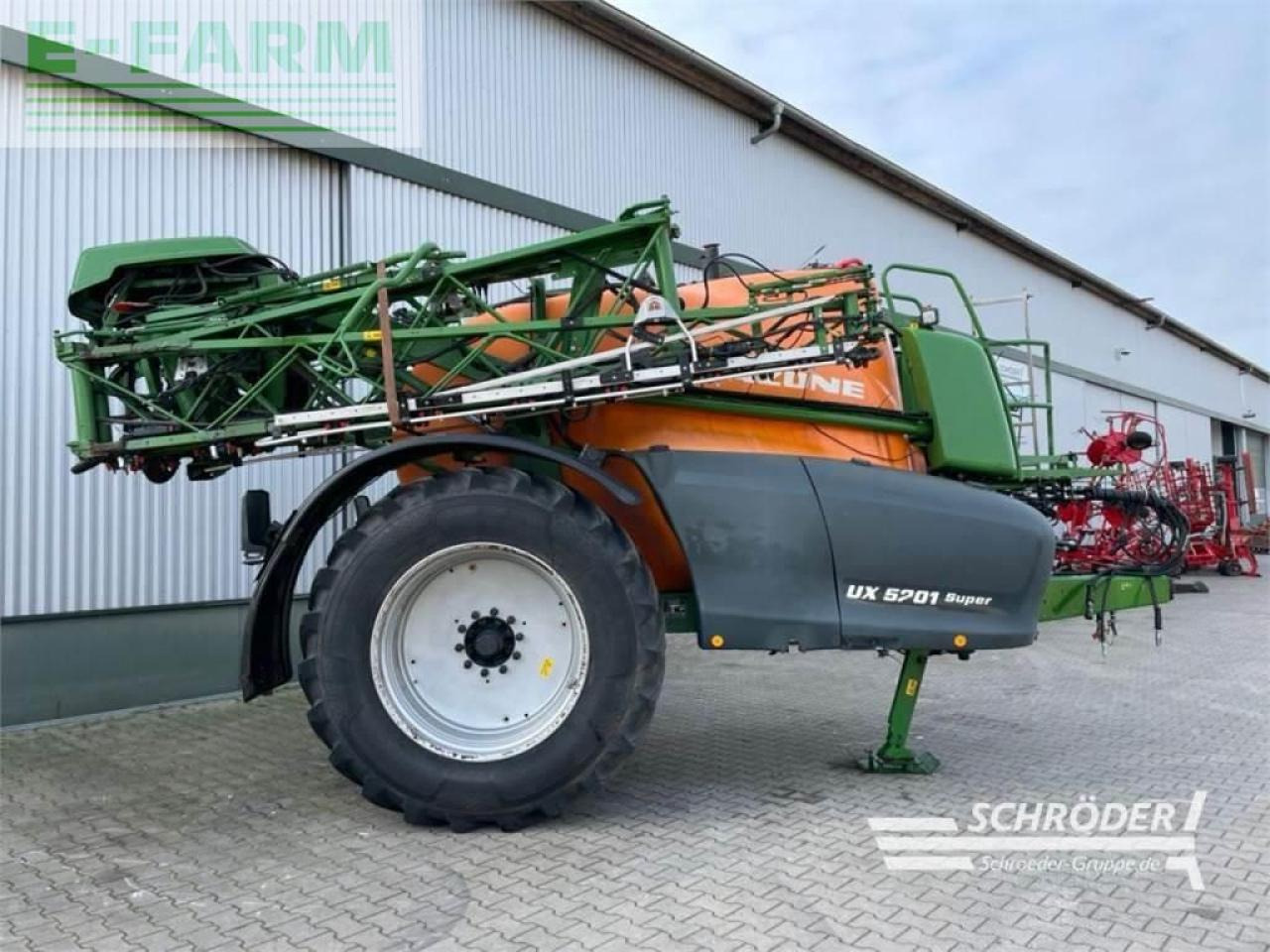Amazone ux 5201 super - Vontatott permetezők: 2 kép. Amazone ux 5201 super - Vontatott permetezők: 2 kép.