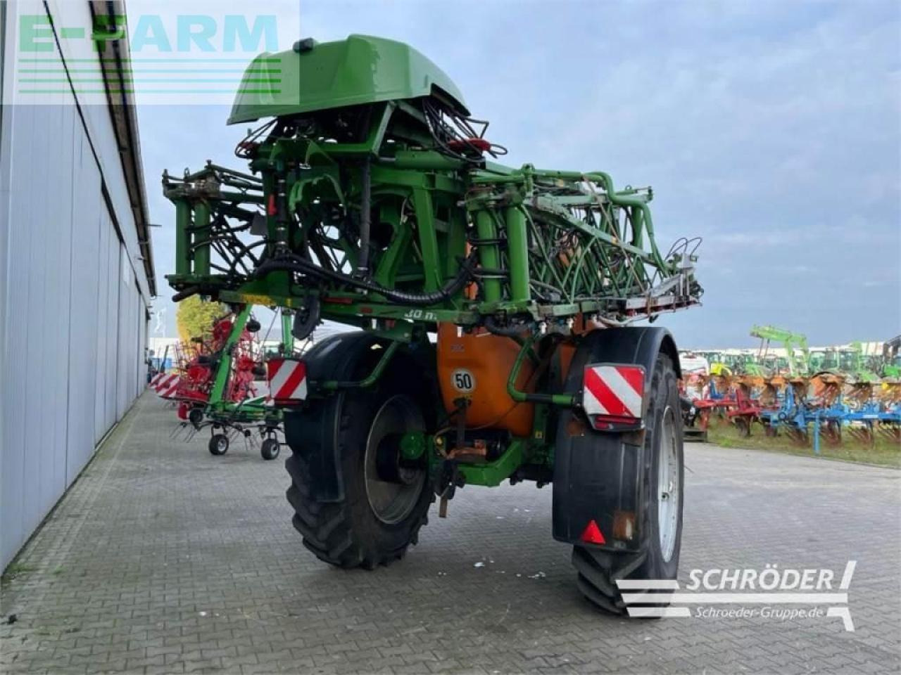 Amazone ux 5201 super - Vontatott permetezők: 3 kép. Amazone ux 5201 super - Vontatott permetezők: 3 kép.