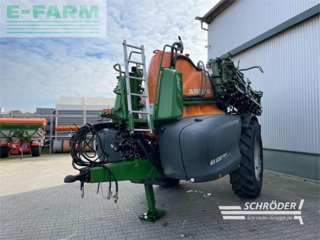 Amazone ux 5201 super - Vontatott permetezők: 5 kép. Amazone ux 5201 super - Vontatott permetezők: 5 kép.