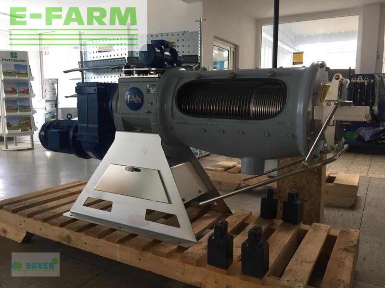 Bauer separator 3.2-780 - Műtrágyaszóró gép: 3 kép. Bauer separator 3.2-780 - Műtrágyaszóró gép: 3 kép.