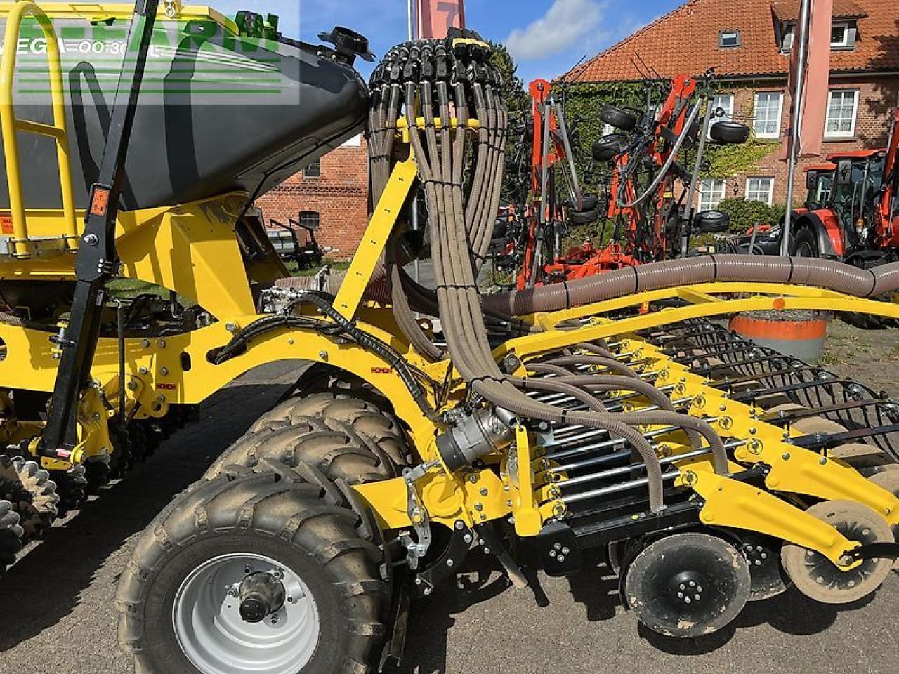 Bednar omega oo 3000 l - Szemenkénti vetőgép: 5 kép. Bednar omega oo 3000 l - Szemenkénti vetőgép: 5 kép.