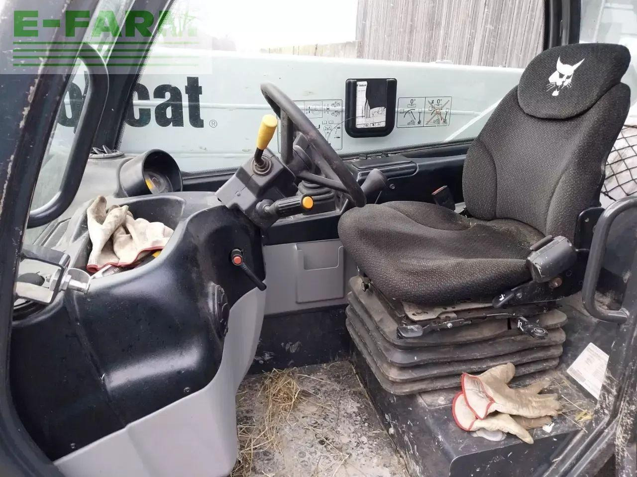 Bobcat 30.60 - Teleszkópos rakodó: 4 kép. Bobcat 30.60 - Teleszkópos rakodó: 4 kép.