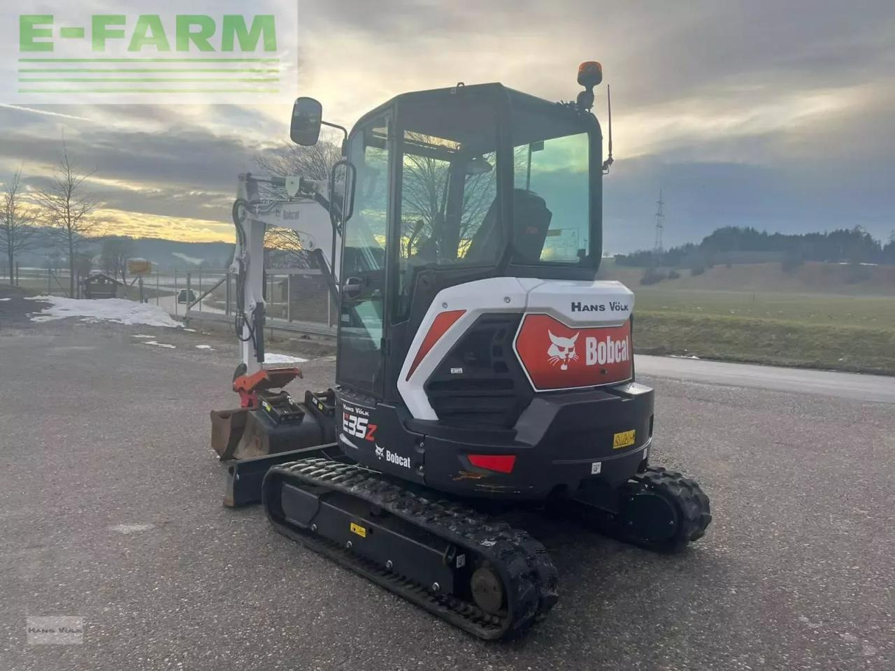 Bobcat e35z - Minikotró: 3 kép. Bobcat e35z - Minikotró: 3 kép.