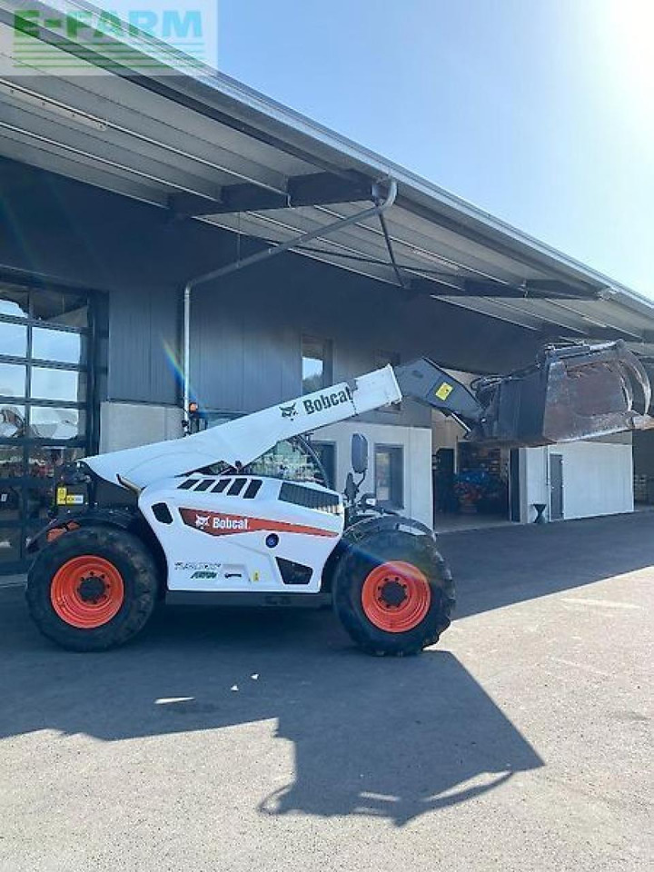 Bobcat tl 38.70 hf mit nur 2600 stunden, inkl. 3 werkzeugen - Teleszkópos rakodó: 4 kép. Bobcat tl 38.70 hf mit nur 2600 stunden, inkl. 3 werkzeugen - Teleszkópos rakodó: 4 kép.