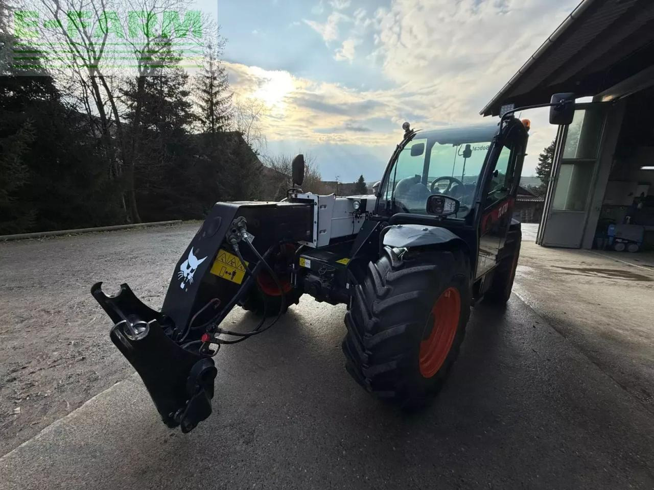 Bobcat tl 470 - Teleszkópos rakodó: 3 kép. Bobcat tl 470 - Teleszkópos rakodó: 3 kép.