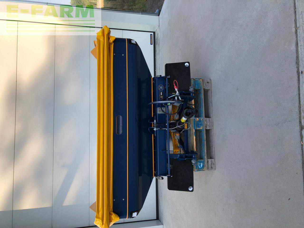 Bogballe 15 plus - Műtrágyaszóró: 1 kép. Bogballe 15 plus - Műtrágyaszóró: 1 kép.