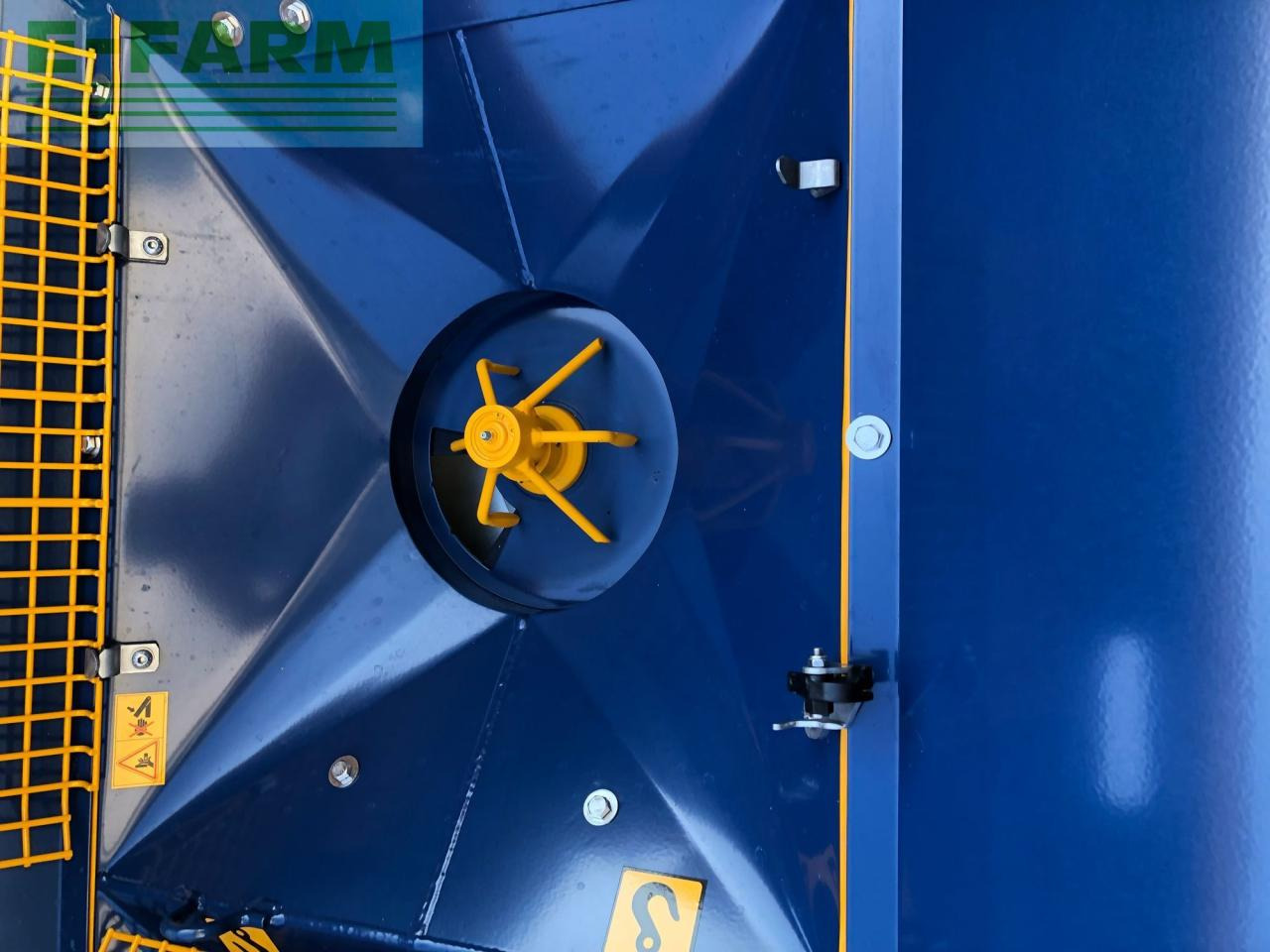 Bogballe 15 plus - Műtrágyaszóró: 4 kép. Bogballe 15 plus - Műtrágyaszóró: 4 kép.