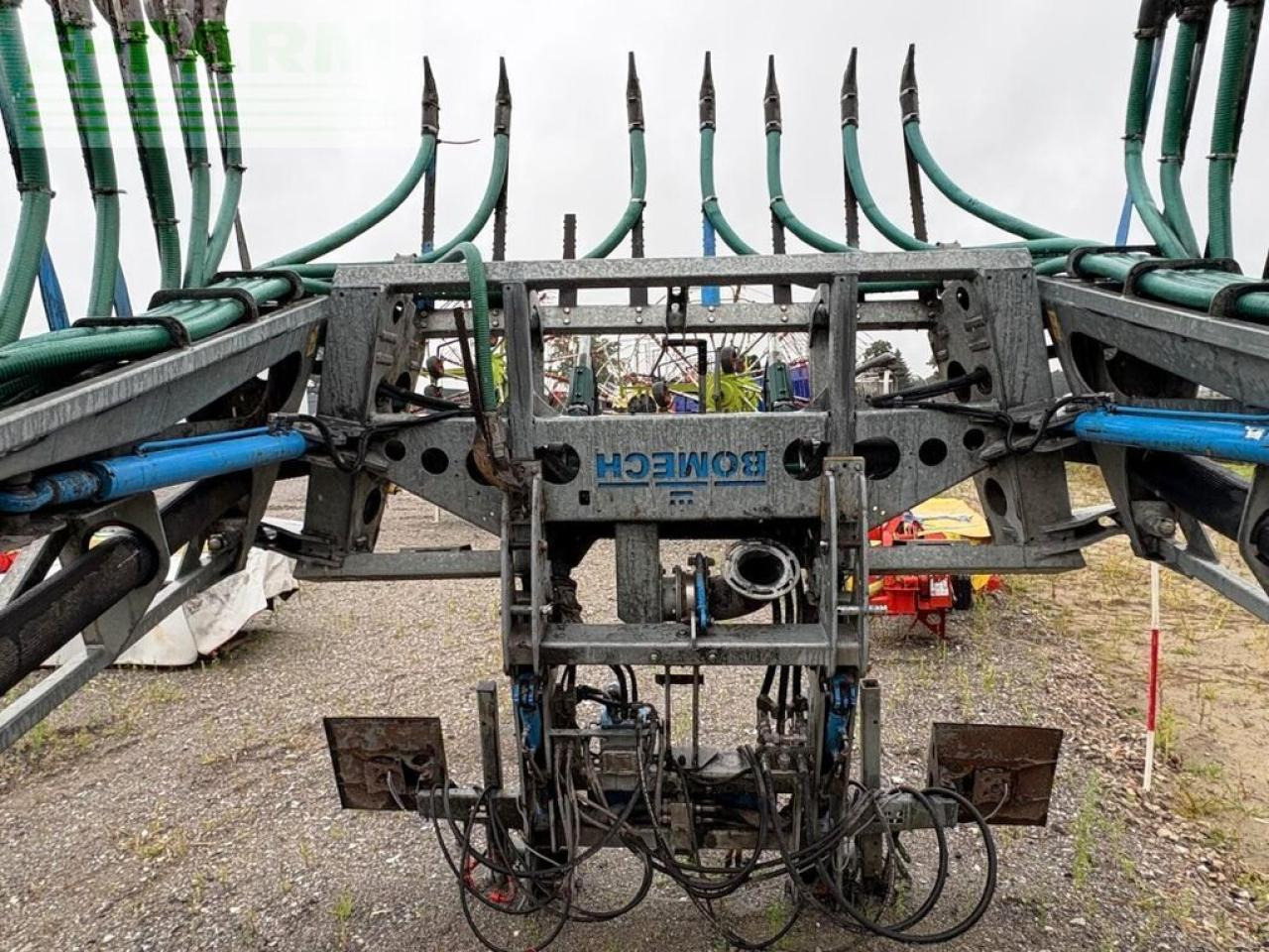 Bomech multi 18, gülle schleppschuhverteiler - Öntözőrendszer: 2 kép. Bomech multi 18, gülle schleppschuhverteiler - Öntözőrendszer: 2 kép.