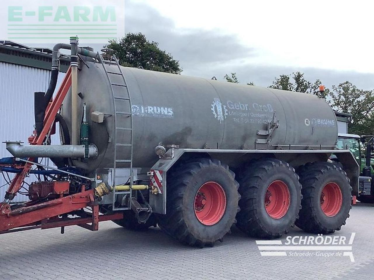 Bruns 26000 l - Műtrágyaszóró gép: 1 kép. Bruns 26000 l - Műtrágyaszóró gép: 1 kép.