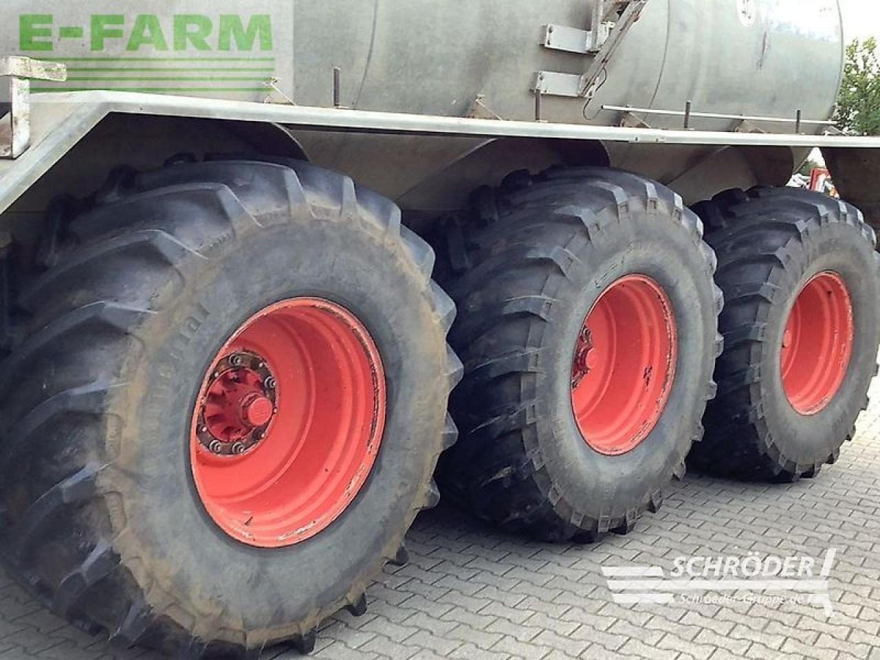 Műtrágyaszóró gép Bruns 26000 l: 6 kép. Műtrágyaszóró gép Bruns 26000 l: 6 kép.