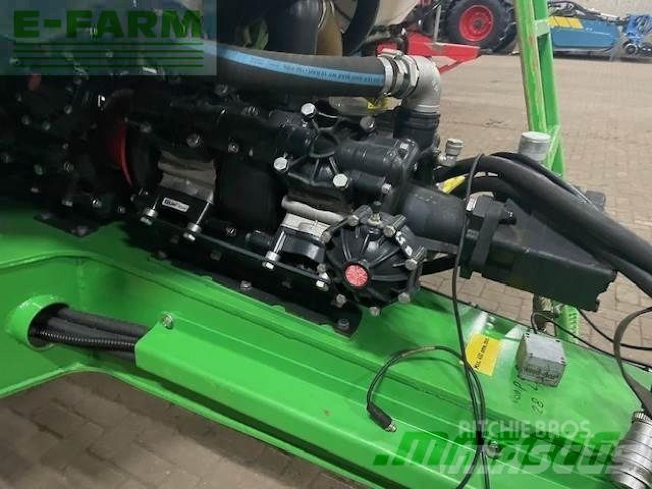 CHD f7039 39m 7000l veldspuit - Vontatott permetezők: 4 kép. CHD f7039 39m 7000l veldspuit - Vontatott permetezők: 4 kép.