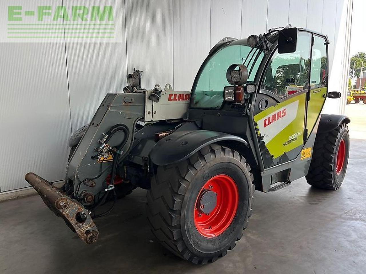 CLAAS 6030 variopower - Teleszkópos rakodó: 2 kép. CLAAS 6030 variopower - Teleszkópos rakodó: 2 kép.