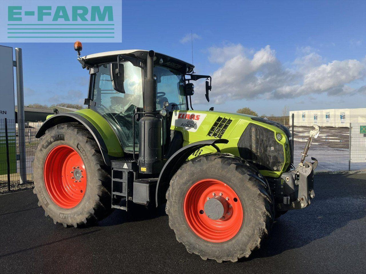 CLAAS ARION 650 CEBIS - Traktor: 2 kép. CLAAS ARION 650 CEBIS - Traktor: 2 kép.