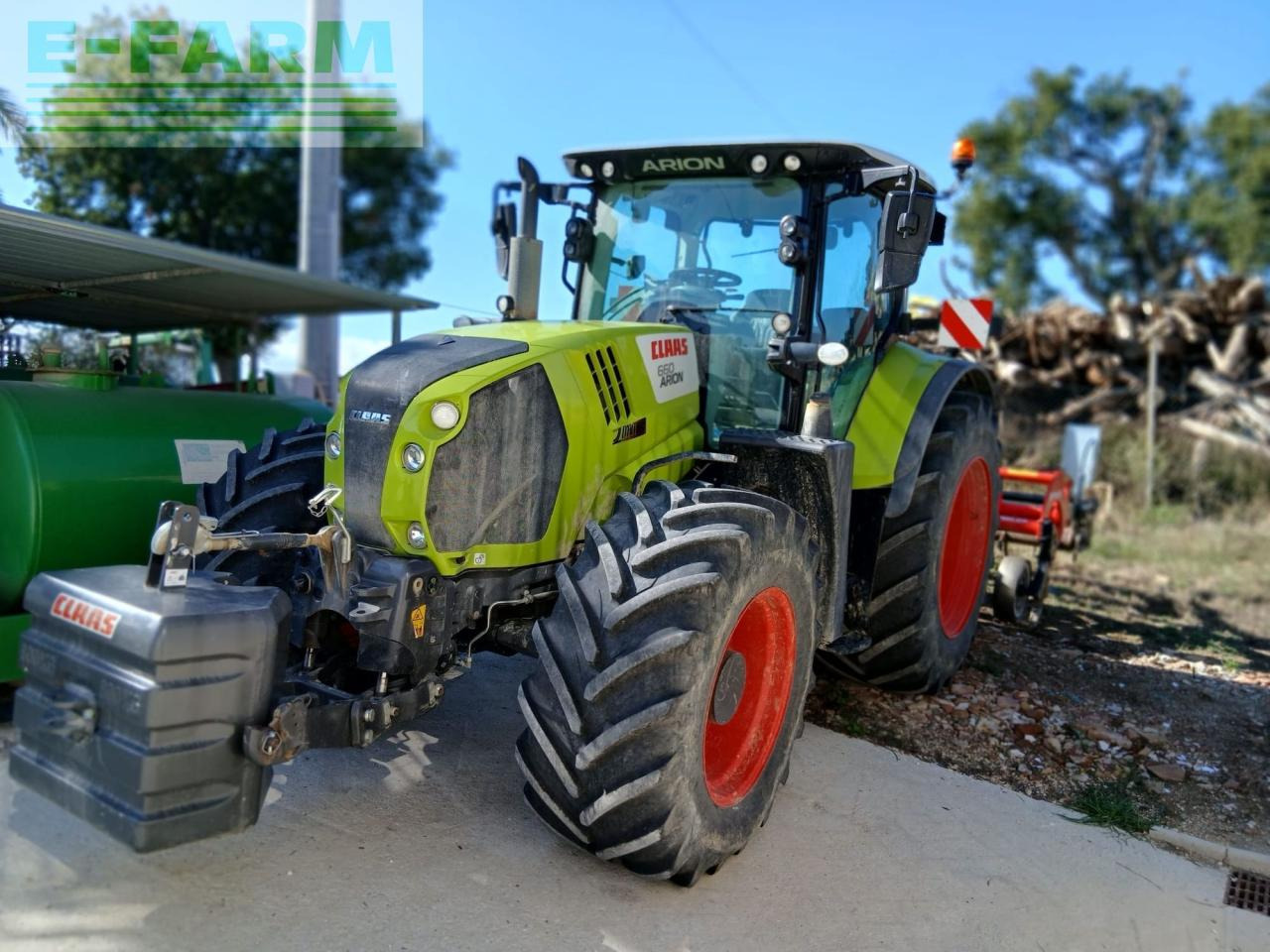 CLAAS ARION 660 St4 CMATIC - Traktor: 1 kép. CLAAS ARION 660 St4 CMATIC - Traktor: 1 kép.