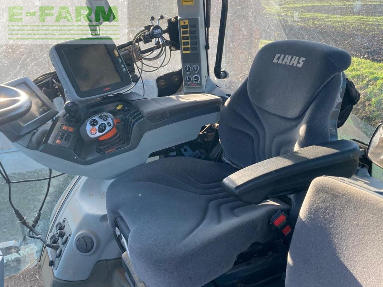 CLAAS AXION 830 - Traktor: 3 kép. CLAAS AXION 830 - Traktor: 3 kép.