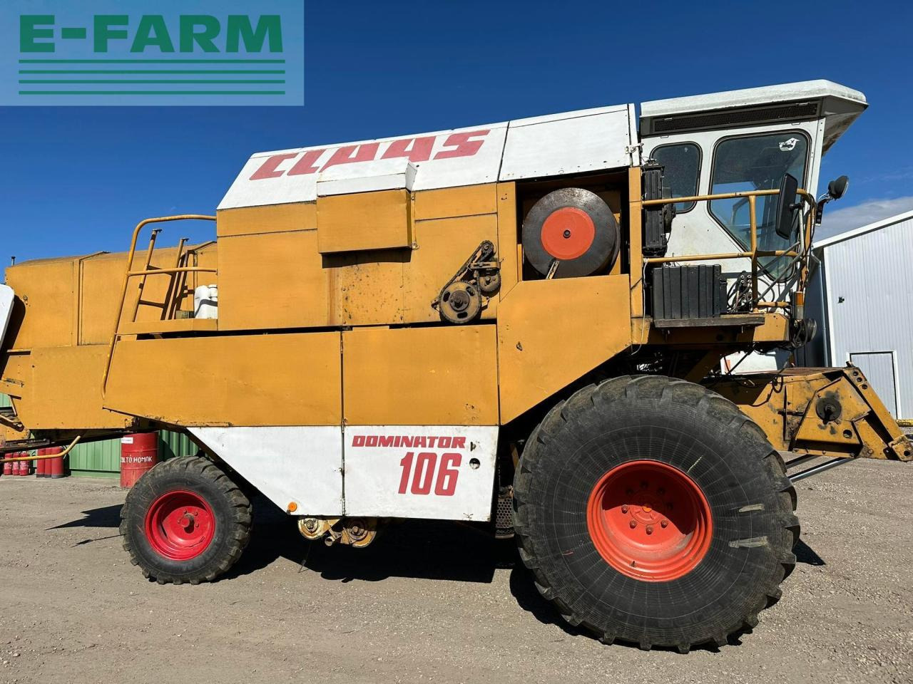 CLAAS Dominator 106 - Kombájn: 3 kép. CLAAS Dominator 106 - Kombájn: 3 kép.