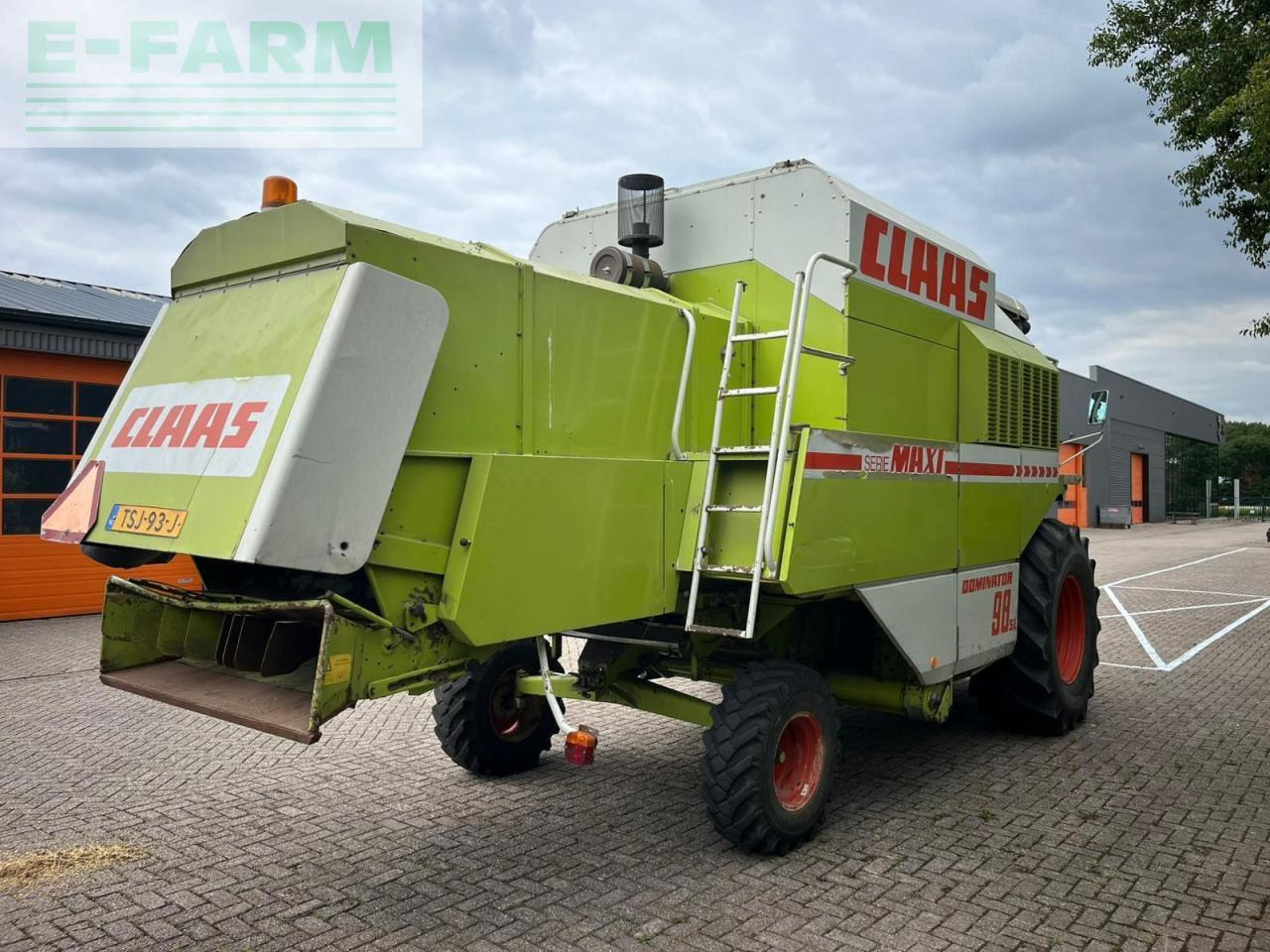 CLAAS Dominator 98 SL Maxi - Kombájn: 3 kép. CLAAS Dominator 98 SL Maxi - Kombájn: 3 kép.