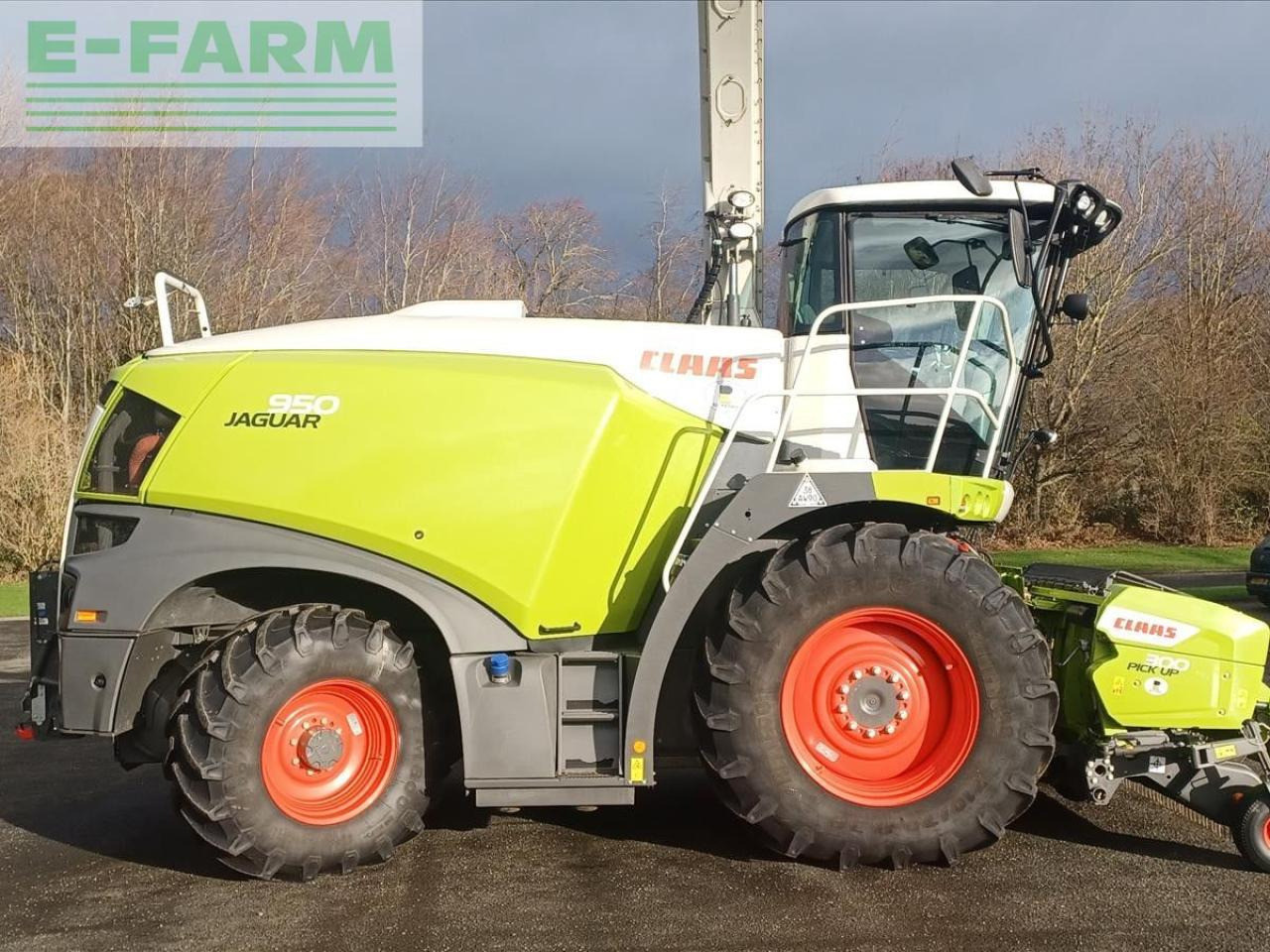 CLAAS JAGUAR 950 4WD - Önjáró szecskázógép: 3 kép. CLAAS JAGUAR 950 4WD - Önjáró szecskázógép: 3 kép.