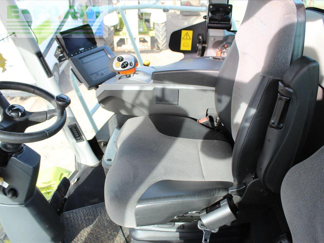 CLAAS JAGUAR 970 - Önjáró szecskázógép: 4 kép. CLAAS JAGUAR 970 - Önjáró szecskázógép: 4 kép.