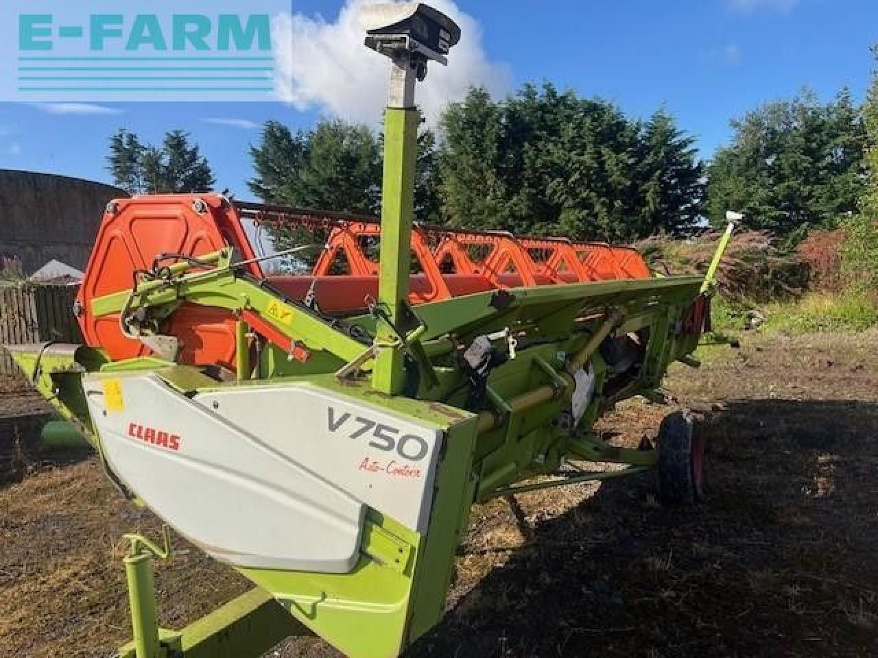 Kombájn CLAAS LEXION 570 TT: 6 kép. Kombájn CLAAS LEXION 570 TT: 6 kép.