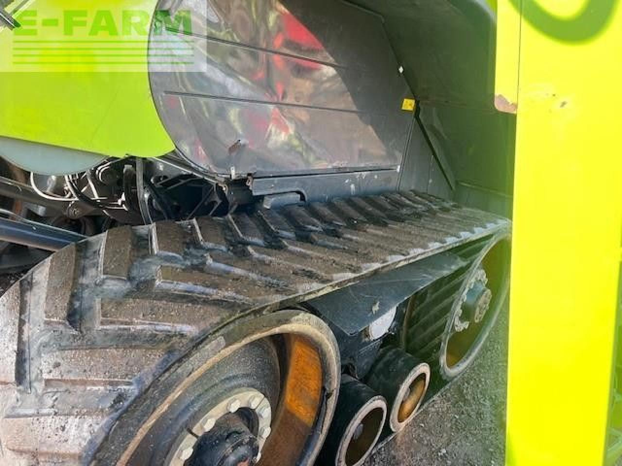 CLAAS LEXION 570 TT - Kombájn: 4 kép. CLAAS LEXION 570 TT - Kombájn: 4 kép.