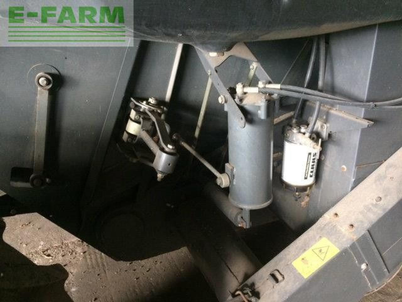 CLAAS LEXION 570 TT - Kombájn: 3 kép. CLAAS LEXION 570 TT - Kombájn: 3 kép.