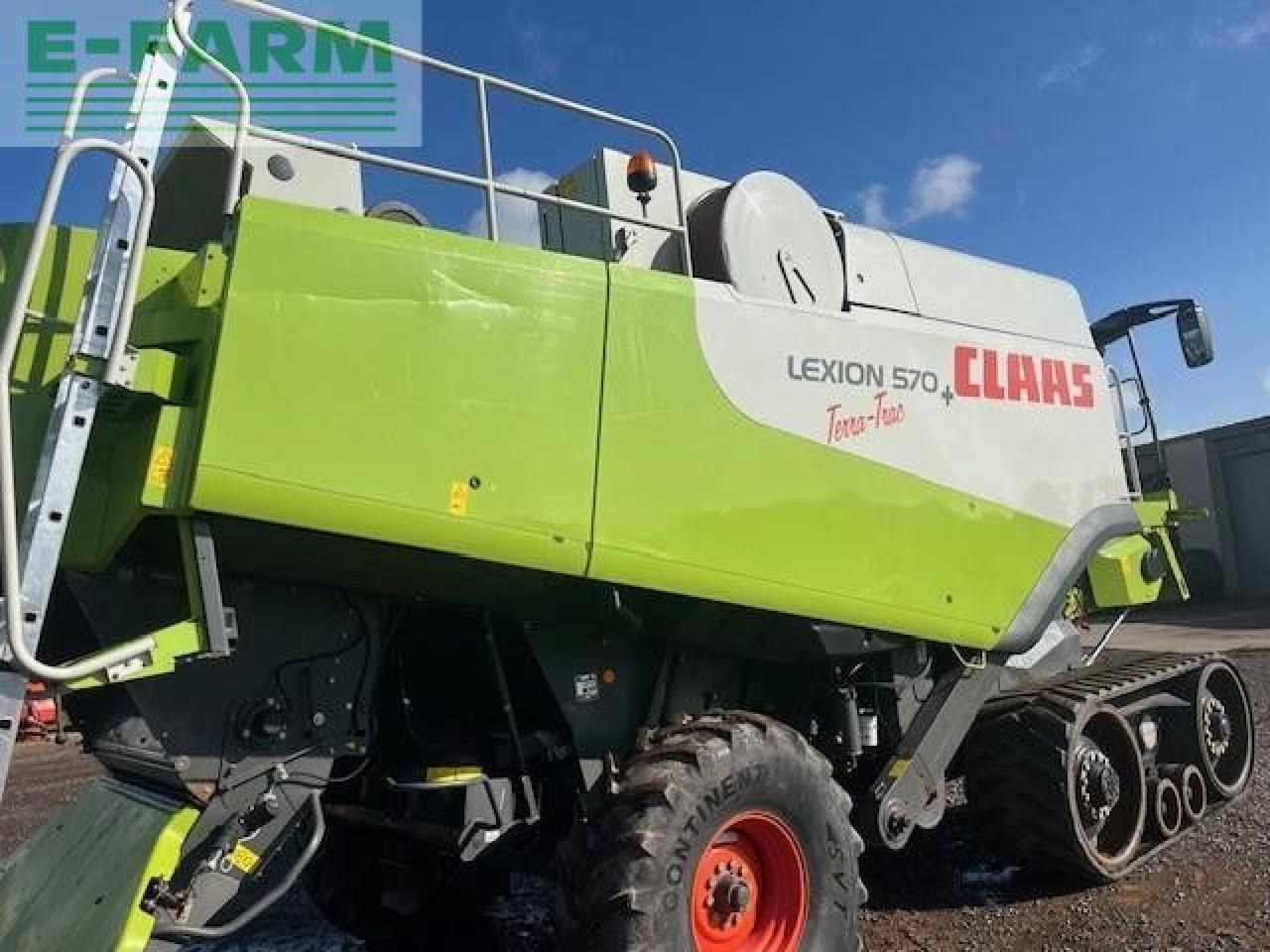CLAAS LEXION 570 TT - Kombájn: 3 kép. CLAAS LEXION 570 TT - Kombájn: 3 kép.