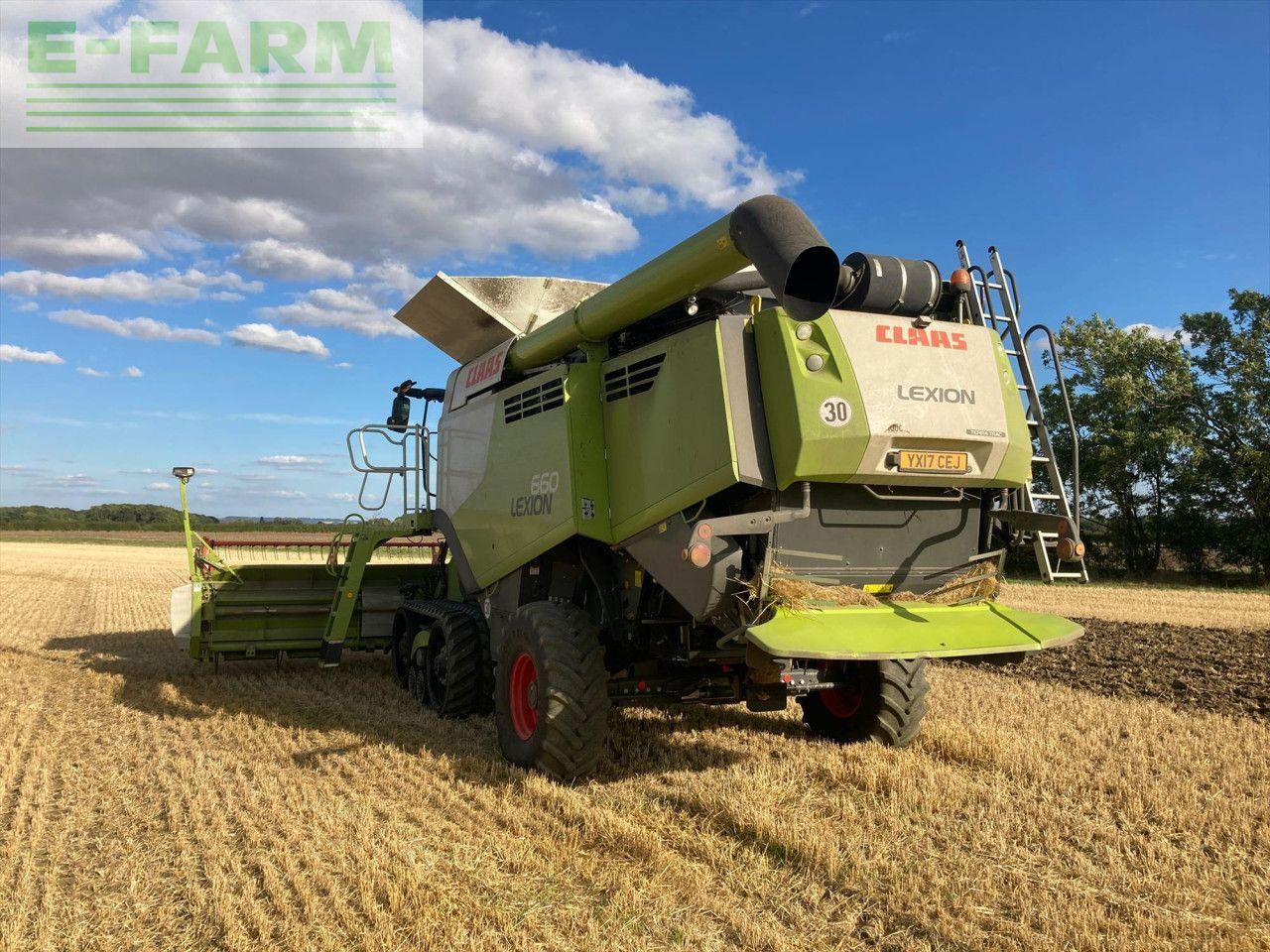 CLAAS LEXION 660 TT - Kombájn: 2 kép. CLAAS LEXION 660 TT - Kombájn: 2 kép.
