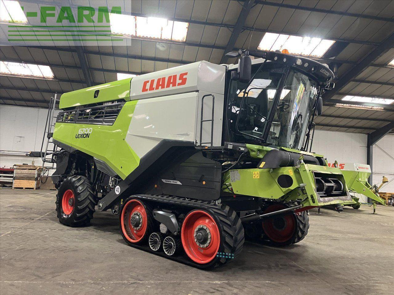 CLAAS LEXION 6700 TT - Kombájn: 3 kép. CLAAS LEXION 6700 TT - Kombájn: 3 kép.