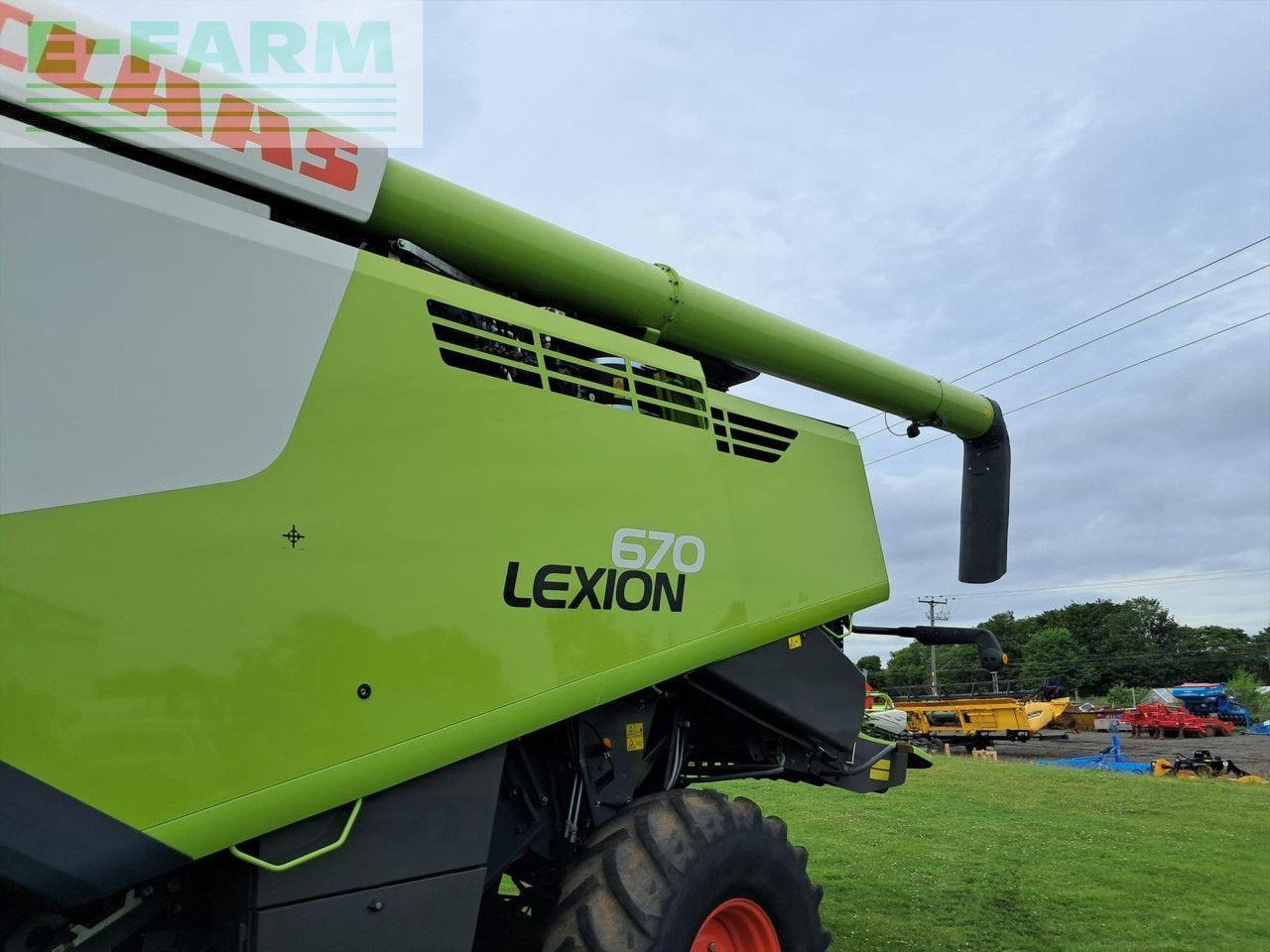 CLAAS LEXION 670TT - Kombájn: 5 kép. CLAAS LEXION 670TT - Kombájn: 5 kép.