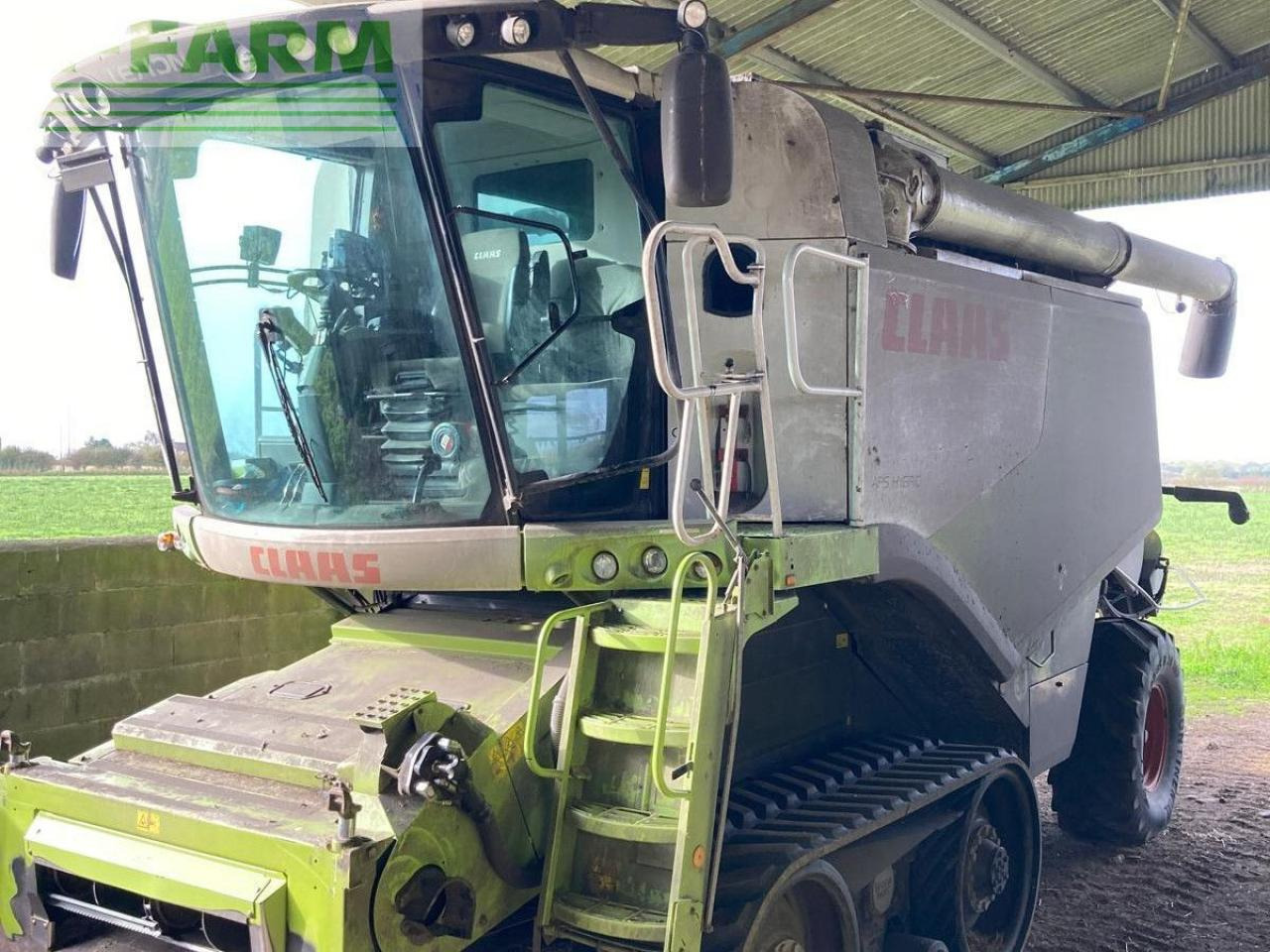 CLAAS LEXION 750 TT - Kombájn: 2 kép. CLAAS LEXION 750 TT - Kombájn: 2 kép.