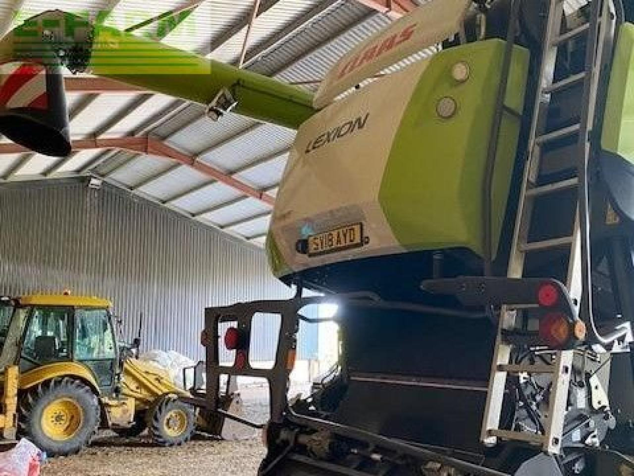 CLAAS LEXION 760 4WD - Kombájn: 3 kép. CLAAS LEXION 760 4WD - Kombájn: 3 kép.