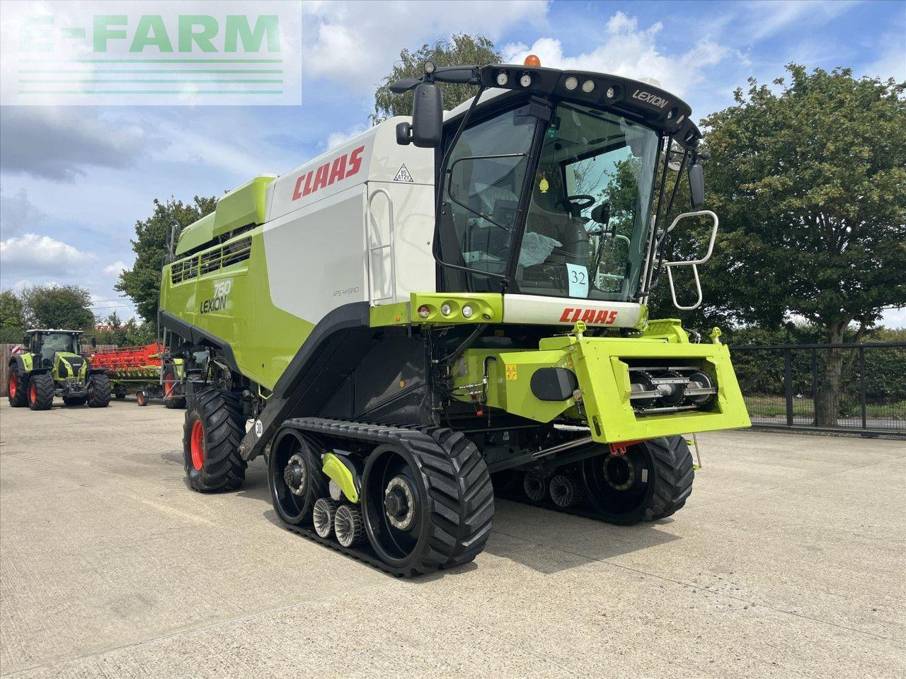 CLAAS LEXION 760 TT - Kombájn: 3 kép. CLAAS LEXION 760 TT - Kombájn: 3 kép.