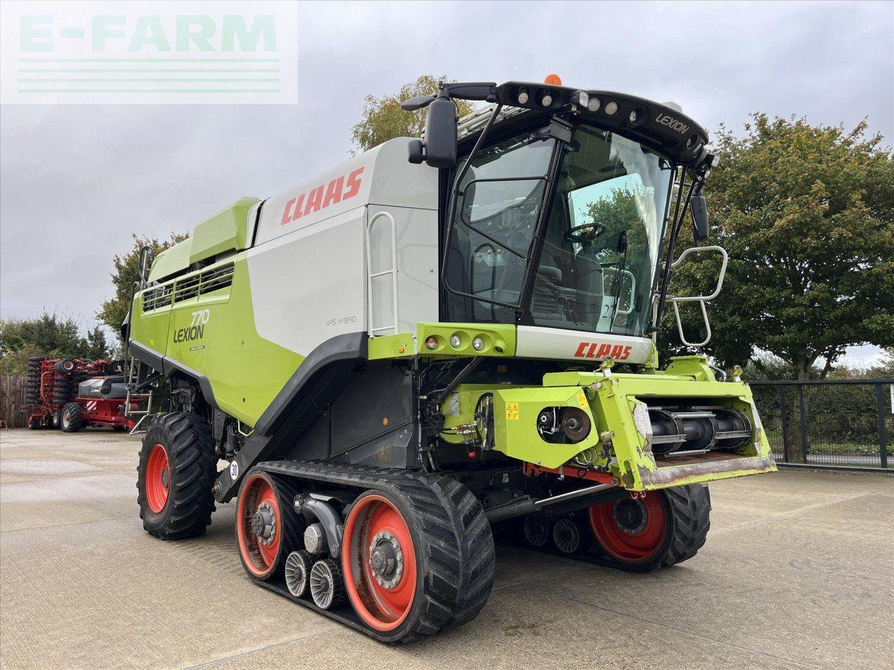 CLAAS LEXION 770 TERRA TRAC CTF - Kombájn: 3 kép. CLAAS LEXION 770 TERRA TRAC CTF - Kombájn: 3 kép.