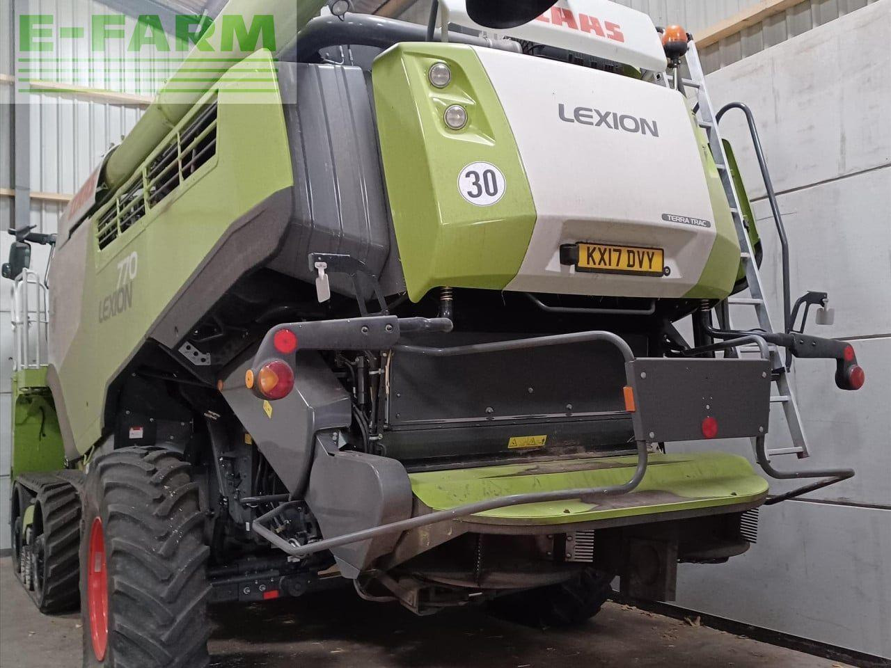 Kombájn CLAAS LEXION 770 TT: 7 kép. Kombájn CLAAS LEXION 770 TT: 7 kép.