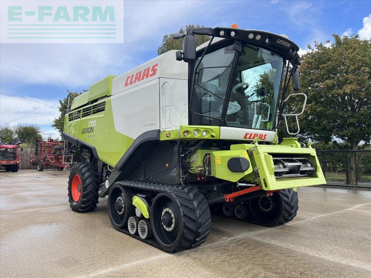 CLAAS LEXION 770 TT - Kombájn: 3 kép. CLAAS LEXION 770 TT - Kombájn: 3 kép.